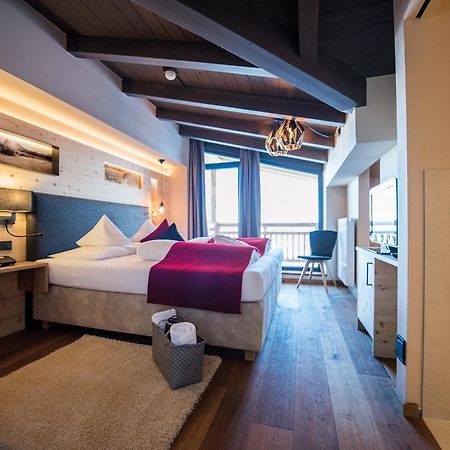 Hotel Goldknopf อัลเป ดิ ซิวซี ภายนอก รูปภาพ