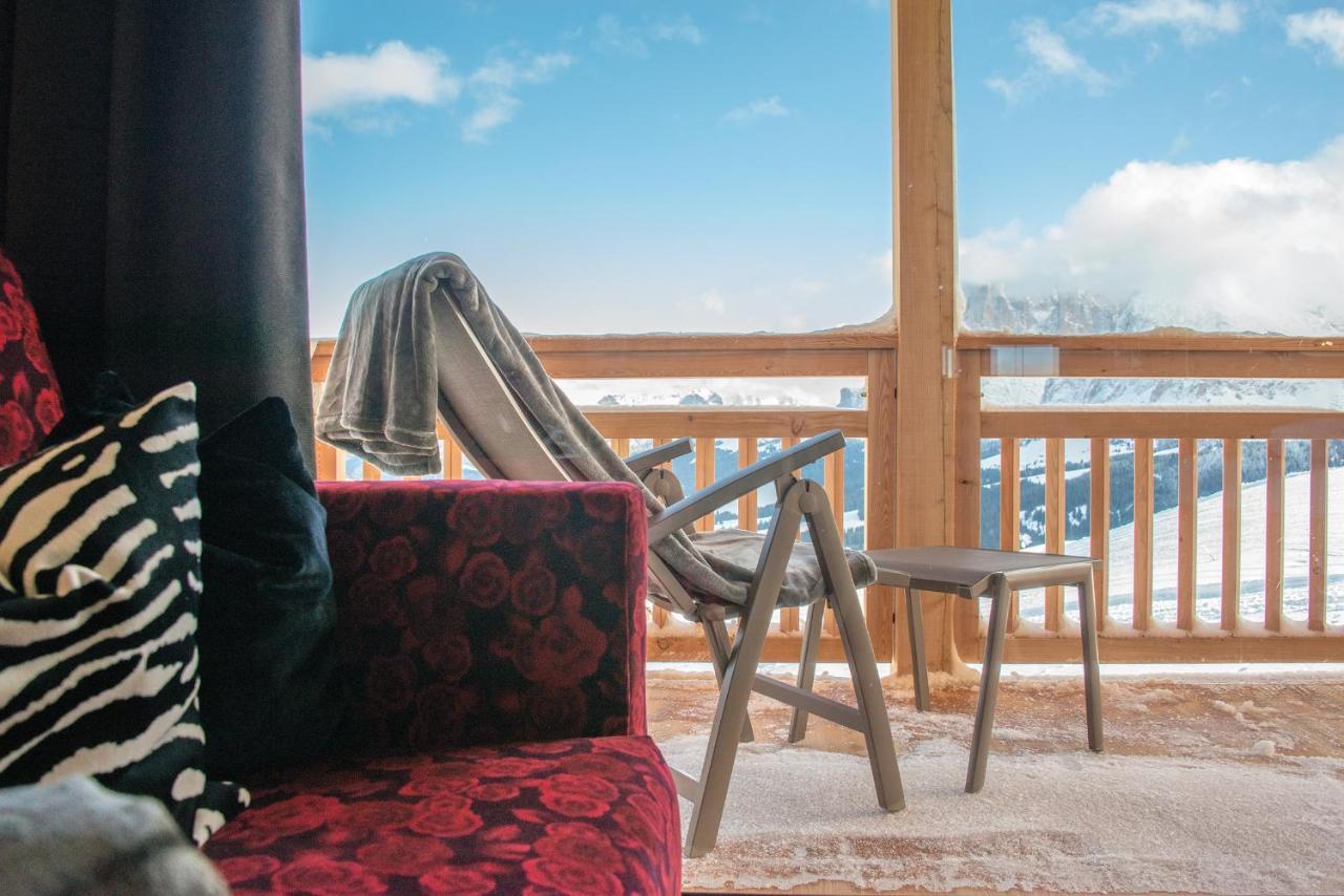 Hotel Goldknopf อัลเป ดิ ซิวซี ภายนอก รูปภาพ