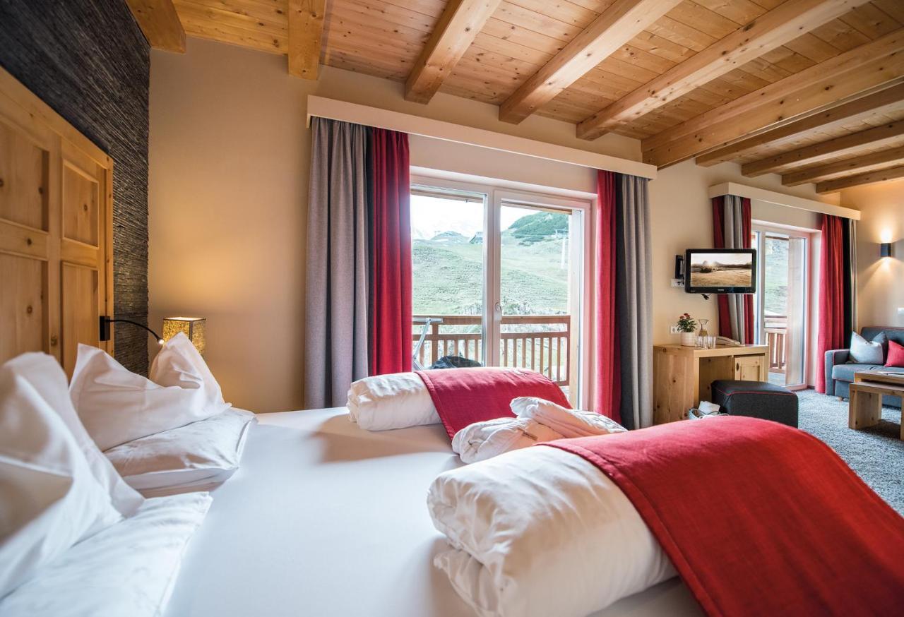 Hotel Goldknopf อัลเป ดิ ซิวซี ภายนอก รูปภาพ
