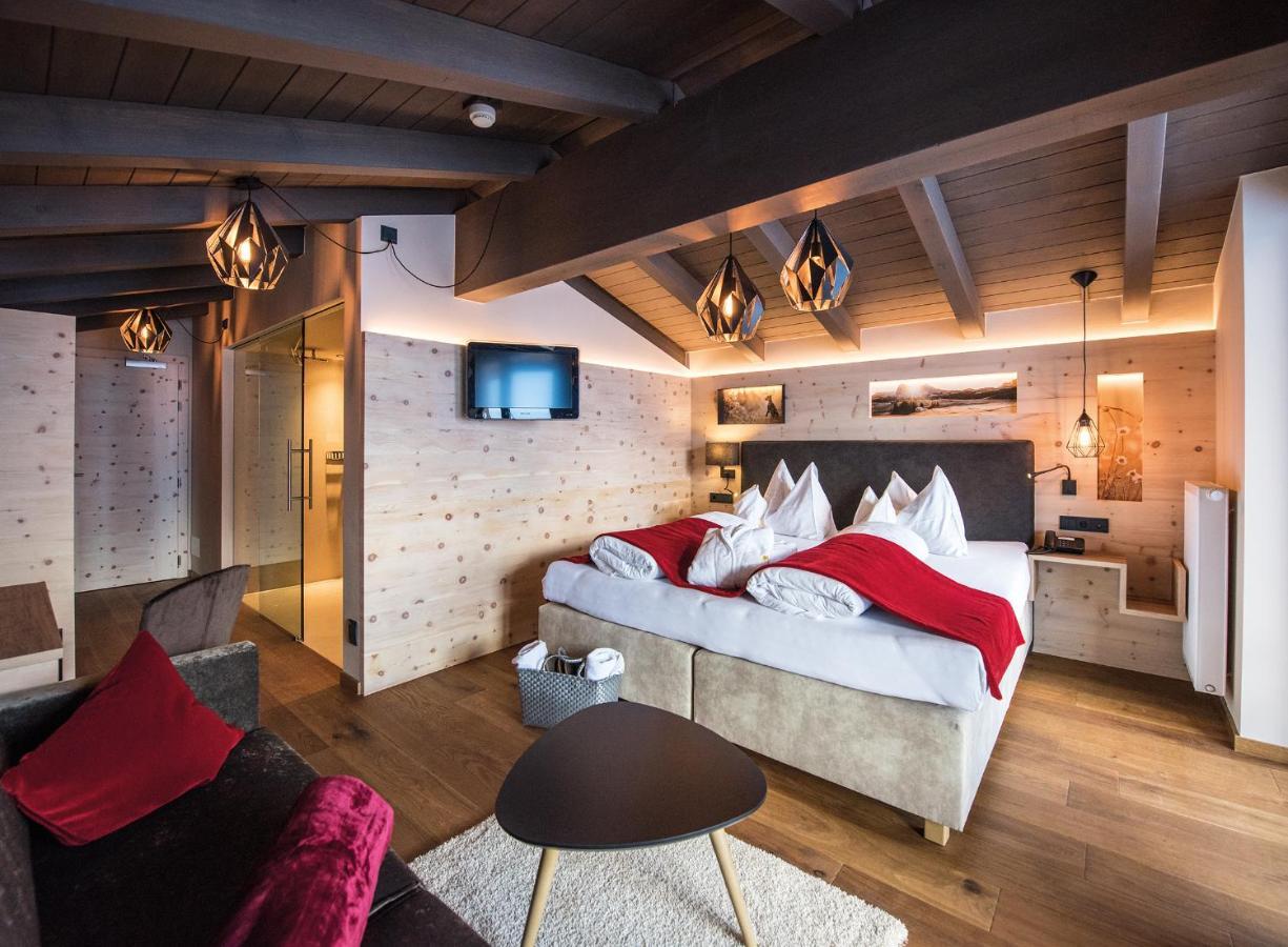Hotel Goldknopf อัลเป ดิ ซิวซี ภายนอก รูปภาพ