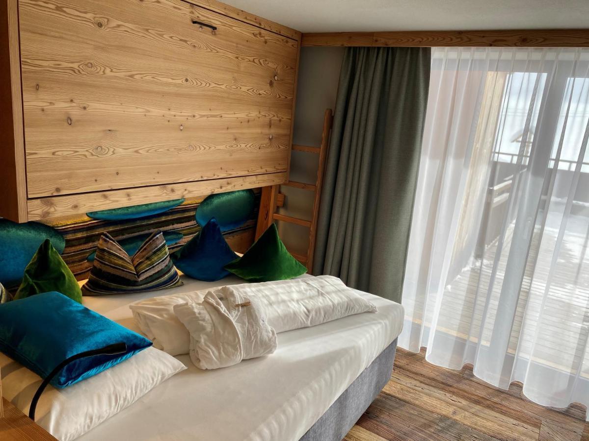Hotel Goldknopf อัลเป ดิ ซิวซี ภายนอก รูปภาพ