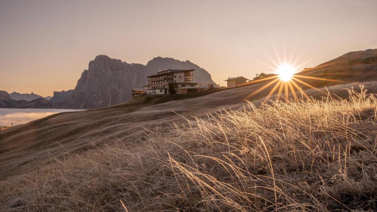 Hotel Goldknopf อัลเป ดิ ซิวซี ภายนอก รูปภาพ