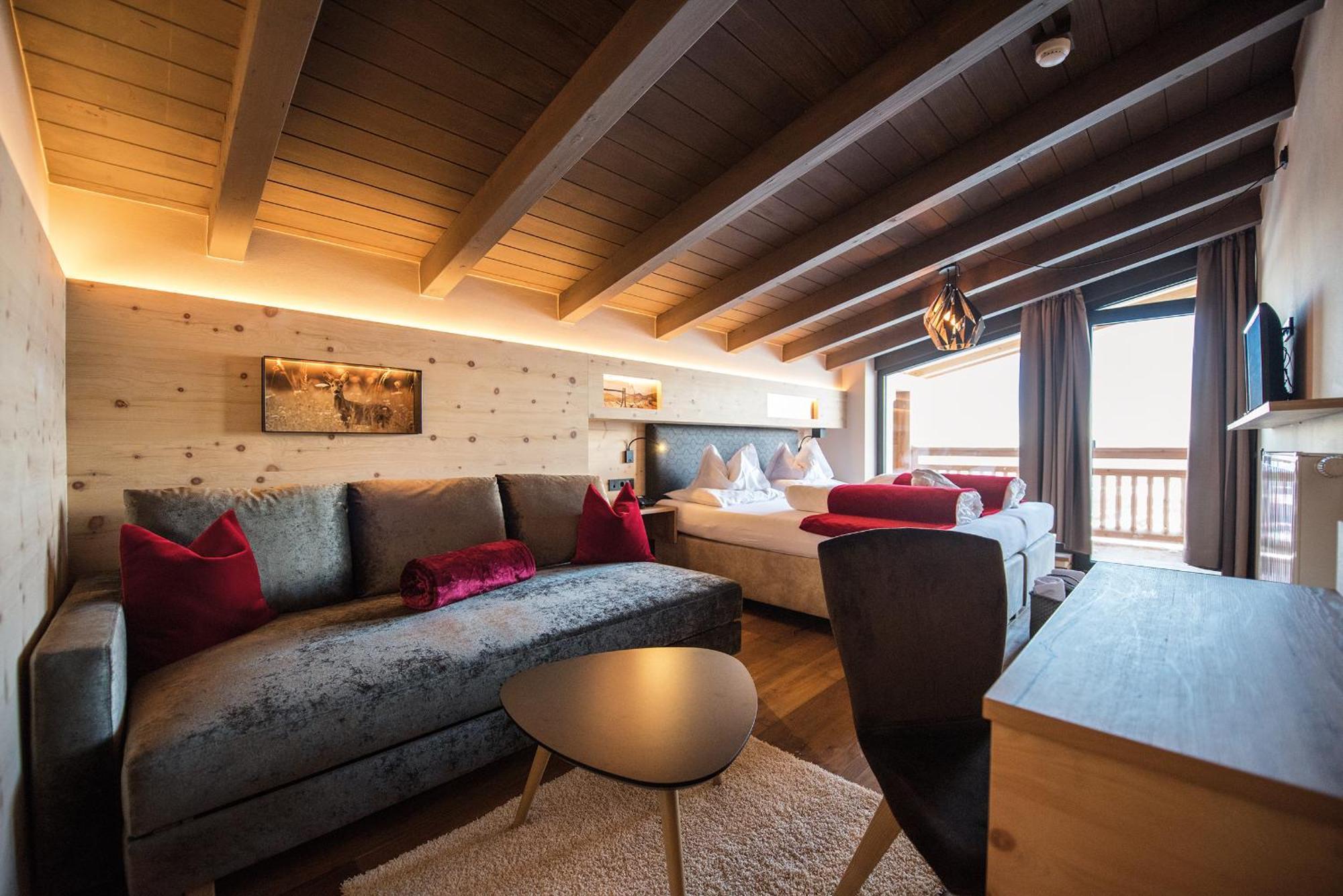 Hotel Goldknopf อัลเป ดิ ซิวซี ภายนอก รูปภาพ