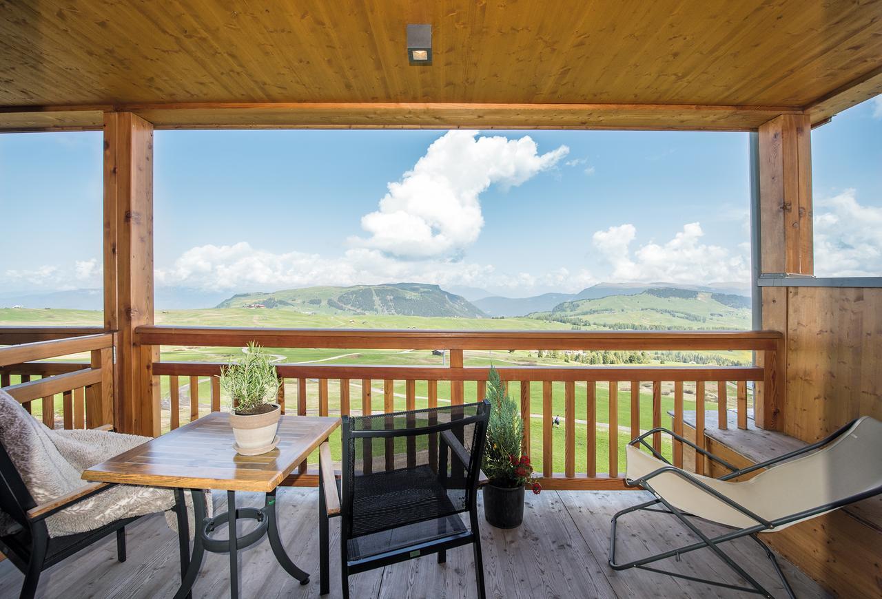 Hotel Goldknopf อัลเป ดิ ซิวซี ภายนอก รูปภาพ